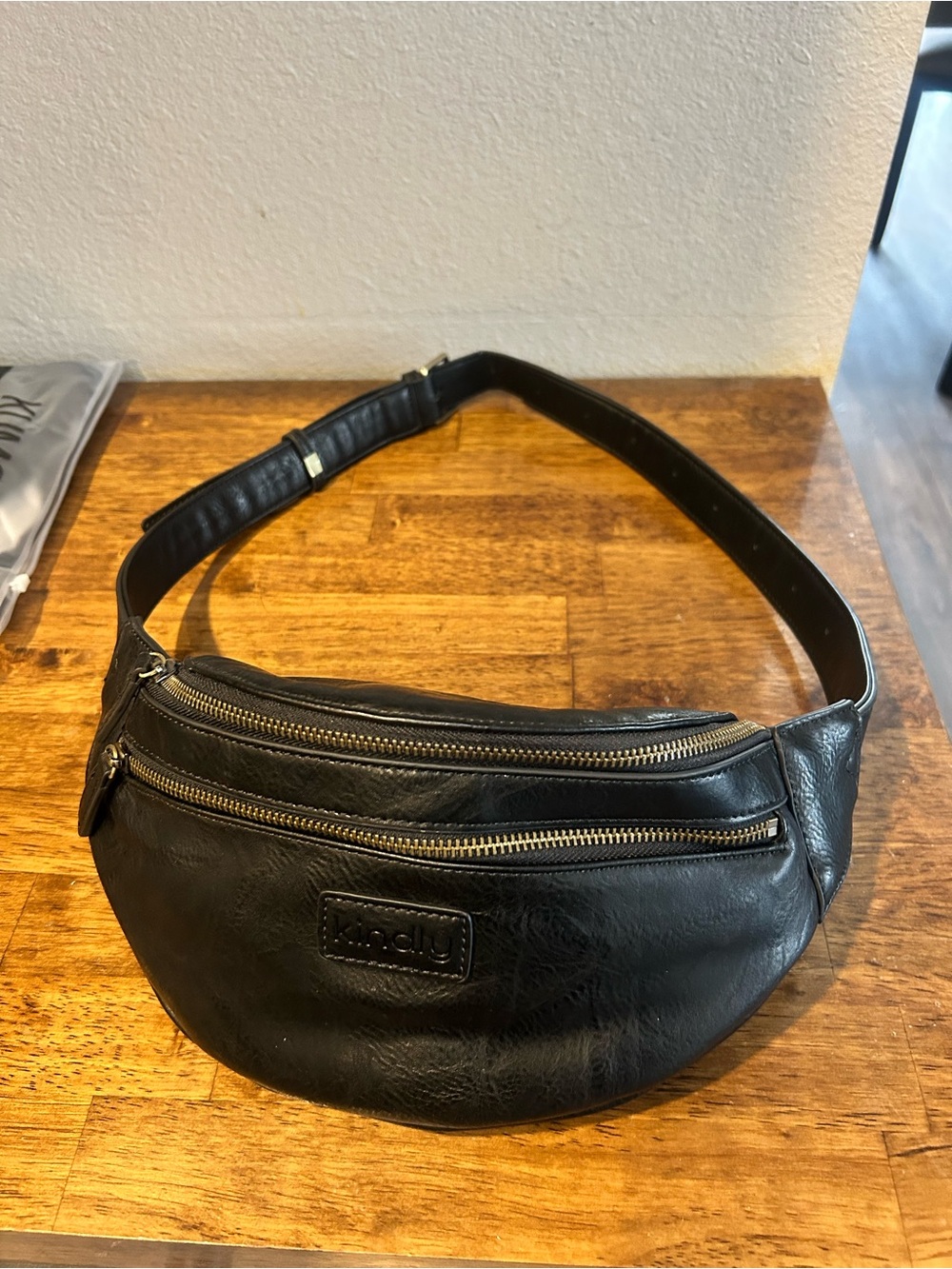 Kindly Camera Bags - The Photographers Fanny Pack Camera Harness - Black - Picture 9 of 11